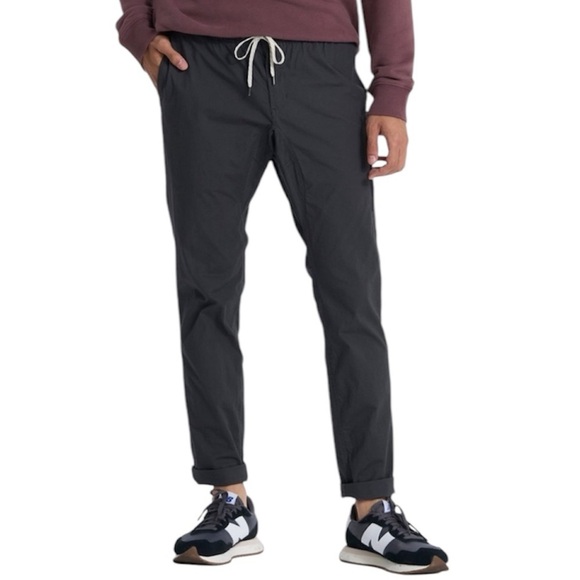 SOLD Vuori | Men's Ripstop Climber Pant in Charcoal Size Small - Picture 1 of 8